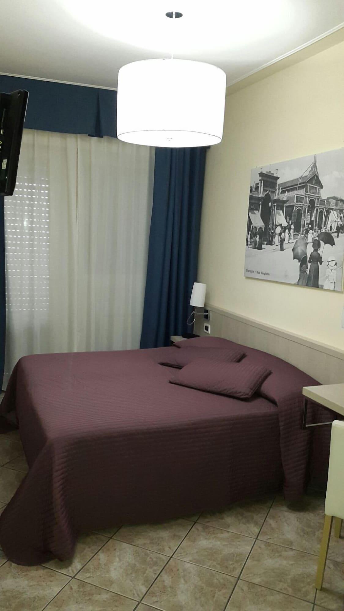 Hotel Bella Riviera Lungomare Viareggio Exterior photo