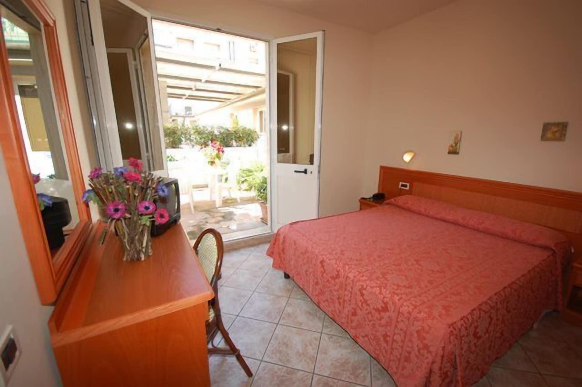 Hotel Bella Riviera Lungomare Viareggio Exterior photo
