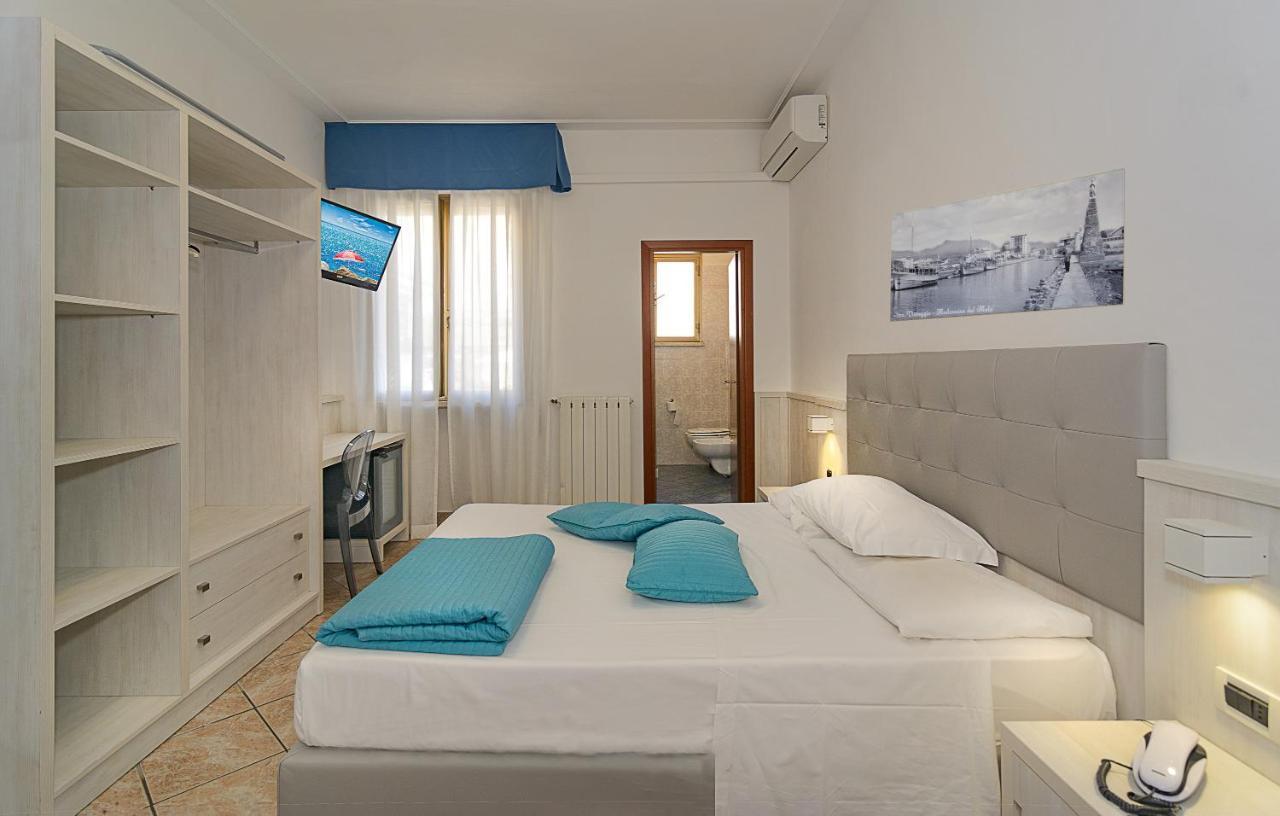 Hotel Bella Riviera Lungomare Viareggio Exterior photo