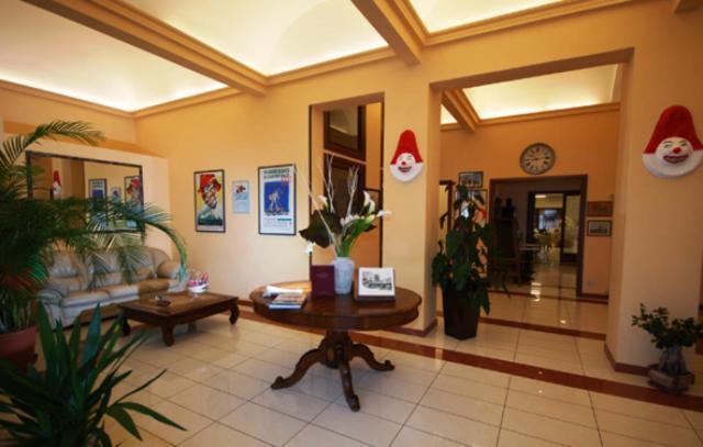 Hotel Bella Riviera Lungomare Viareggio Exterior photo