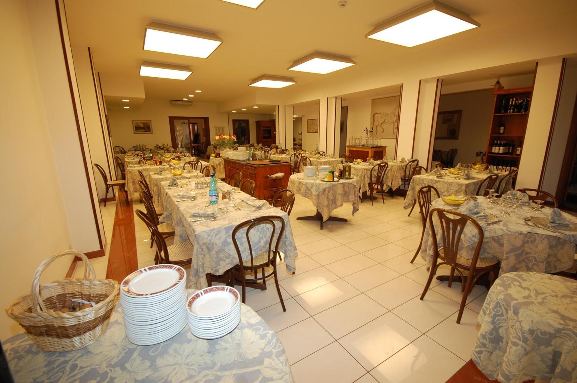 Hotel Bella Riviera Lungomare Viareggio Exterior photo