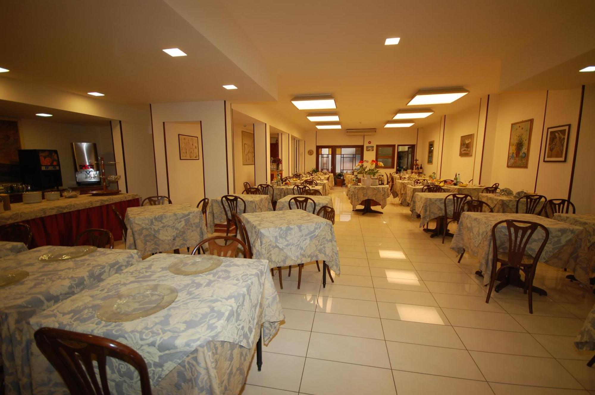 Hotel Bella Riviera Lungomare Viareggio Exterior photo